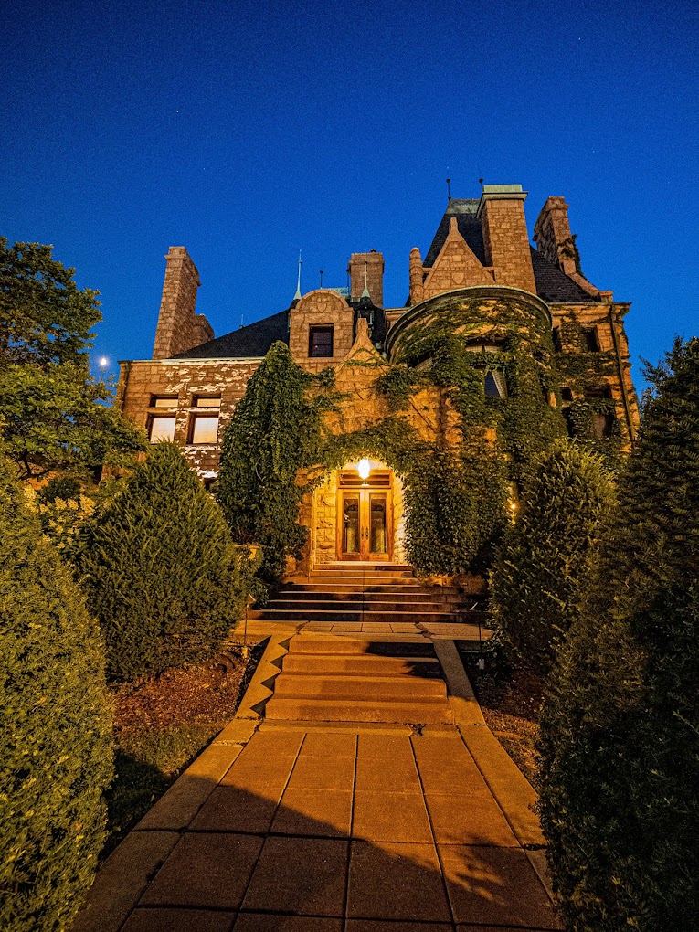 Minneapolis wedding venue the van dusen mansion after dark
