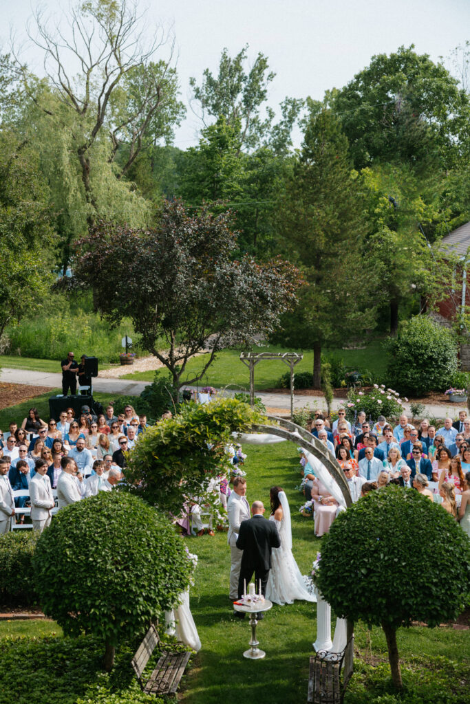 Getting Married at Halverson House: Top Wedding Venue in Wisconsin for Sentimental Couples