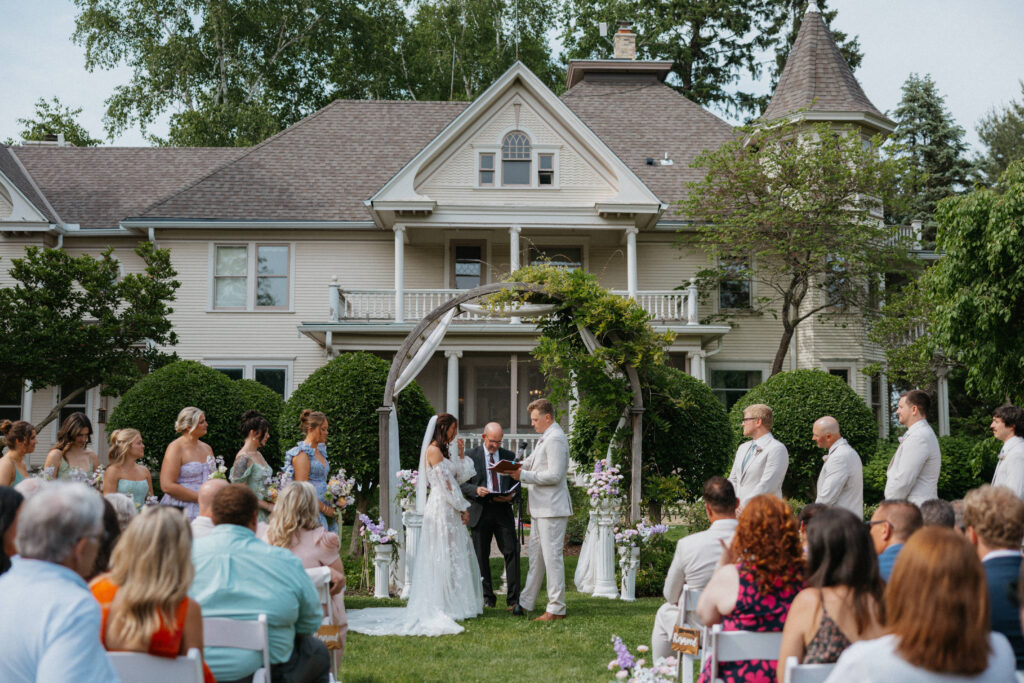 Getting Married at Halverson House: Top Wedding Venue in Wisconsin for Sentimental Couples